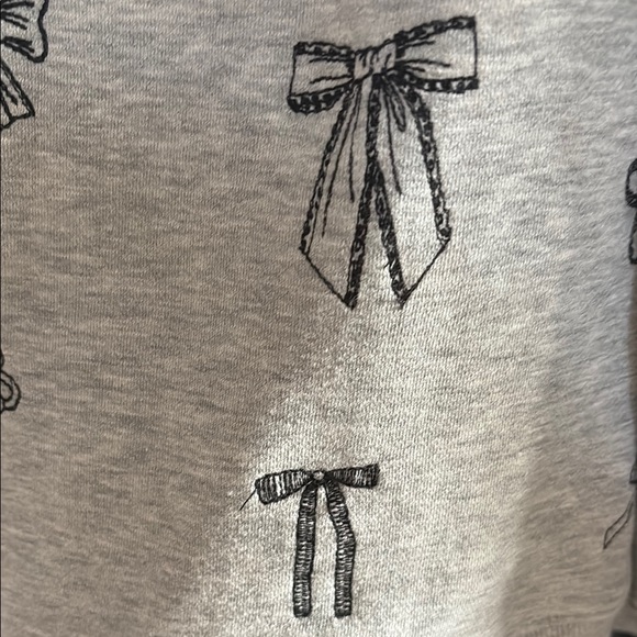 Anthropologie Maeve Gray Sweatshirt with embroidered Bow Print - Picture 8 of 10